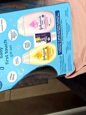 Johnson's Baby First Touch Gift Set Shampoo Lotion Desitin New